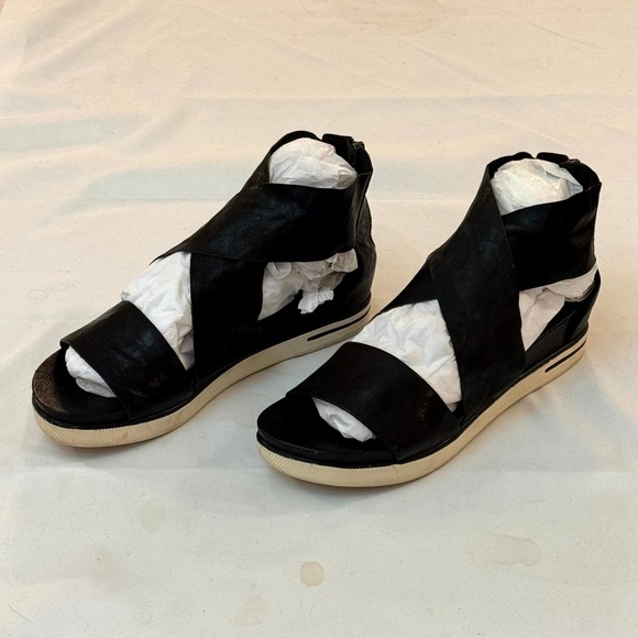 Eileen Fisher Black Leather Gladiator Sandal Sneakers Zip Back Women's 11 - Picture 3 of 8